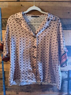 Sollinarry Button Front Blouse Medium Retro Geometric Print Short Sleeve Top